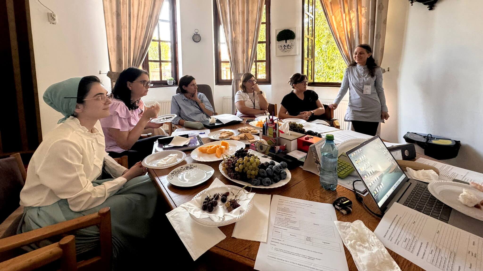 AtelierulDeLectura_nov2025_2-tinified